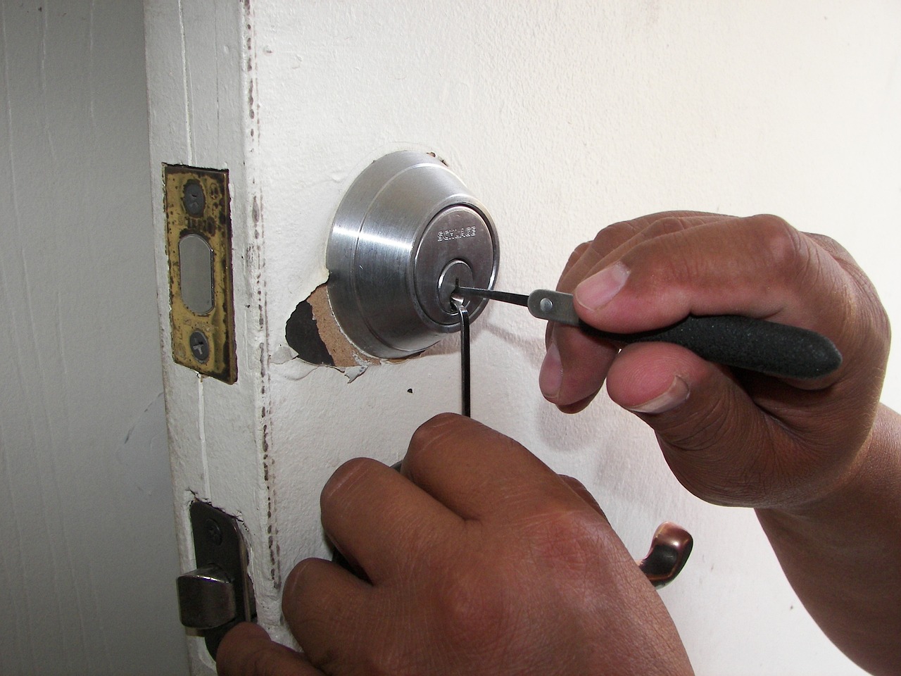 24 Hour Commercial Locksmith Services